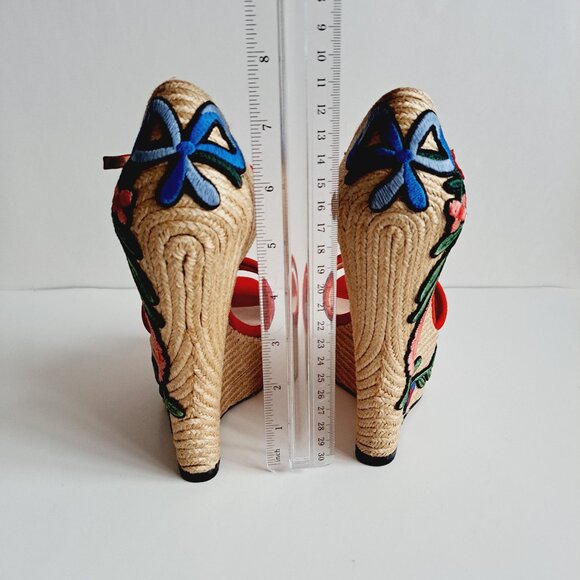Gucci Red Suede Floral Embroidered Wedge Platform Ankle Strap Size 36.5 - Picture 12 of 16